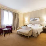 Hotel Carlton