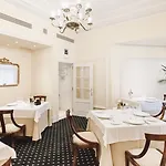 Carlton Отель 5*