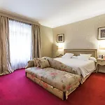 Carlton Отель 5*