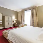 Отель Carlton 5*