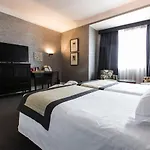 Carlton Отель