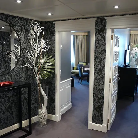 Carlton Hotell