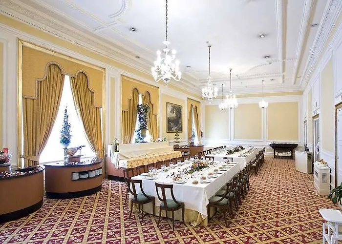 Carlton Szálloda 5*