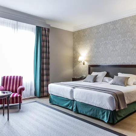 Carlton Hotel 5*