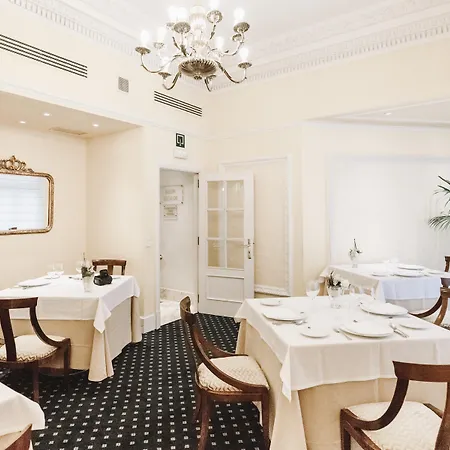 Carlton Отель 5*