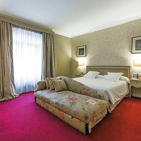 Carlton Отель 5*