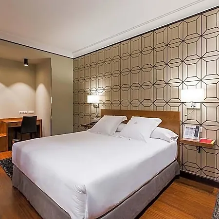 Отель Carlton 5*