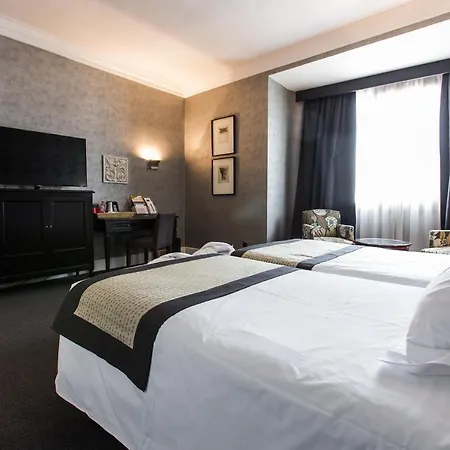 Carlton Hotel