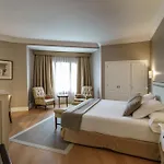 Carlton 5*
